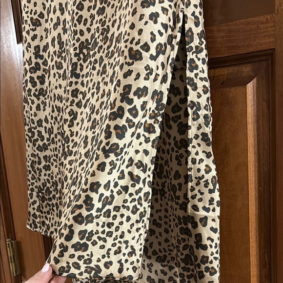 Leopard midi skirt NEVER WORN. - Picture 3 of 3